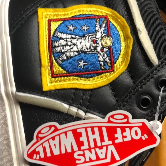 Vans X NASA SK8 hi Top - Picture 3 of 3